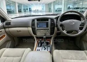 Toyota Land Cruiser 2004 White