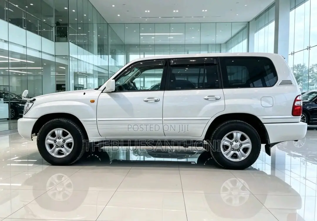 Toyota Land Cruiser 2004 White