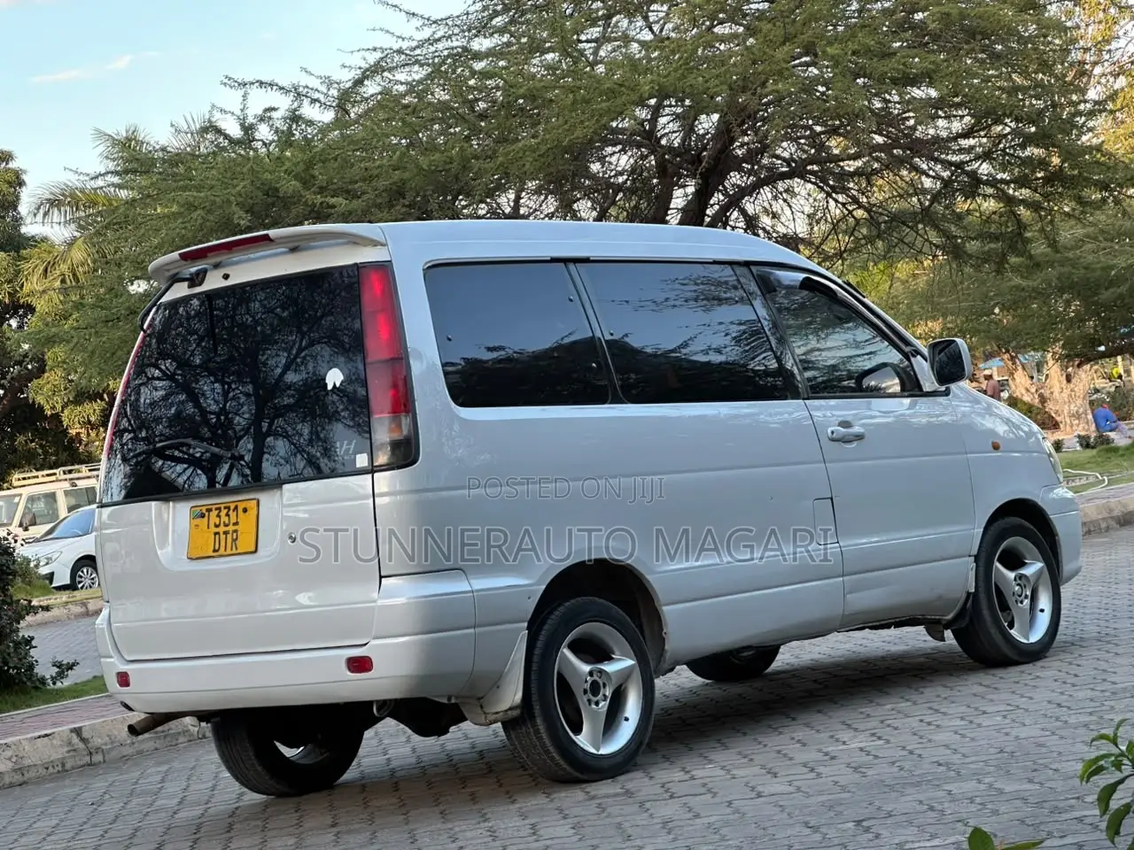 Toyota Noah 2003 White