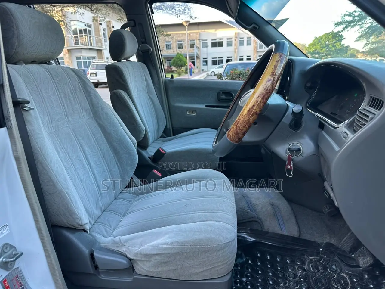 Toyota Noah 2003 White