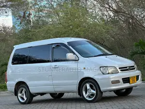 Toyota Noah 2003 White