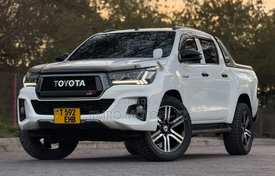 Toyota Hilux 2019 White