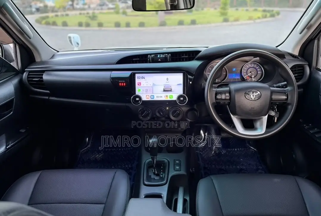 Toyota Hilux 2019 White