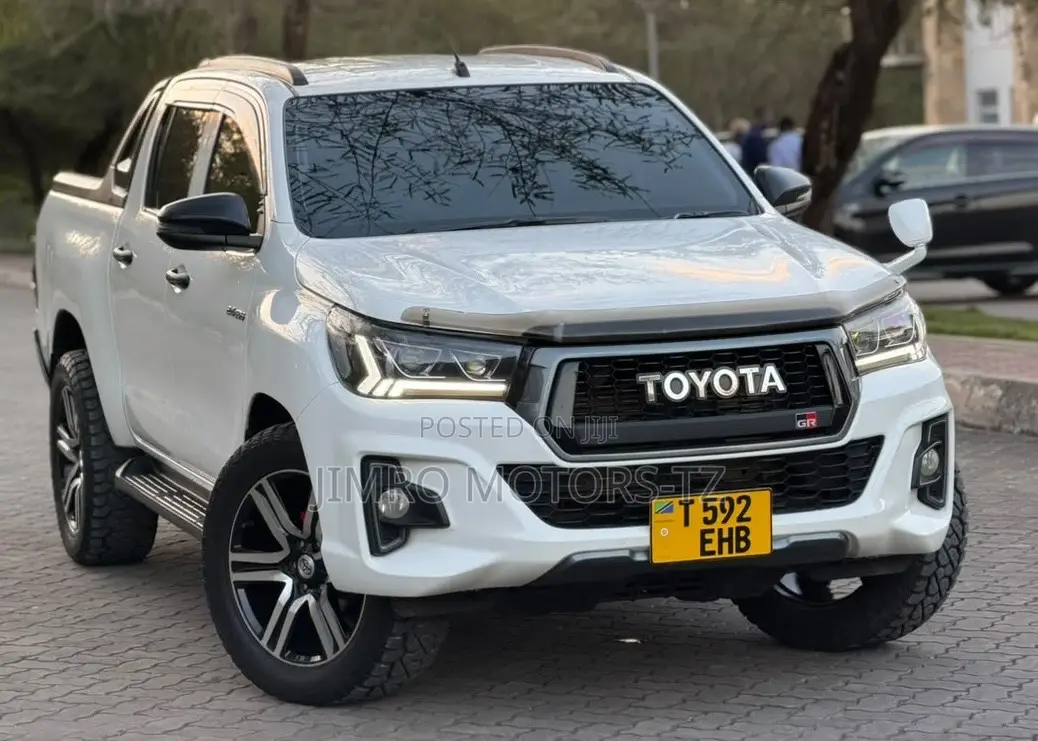 Toyota Hilux 2019 White