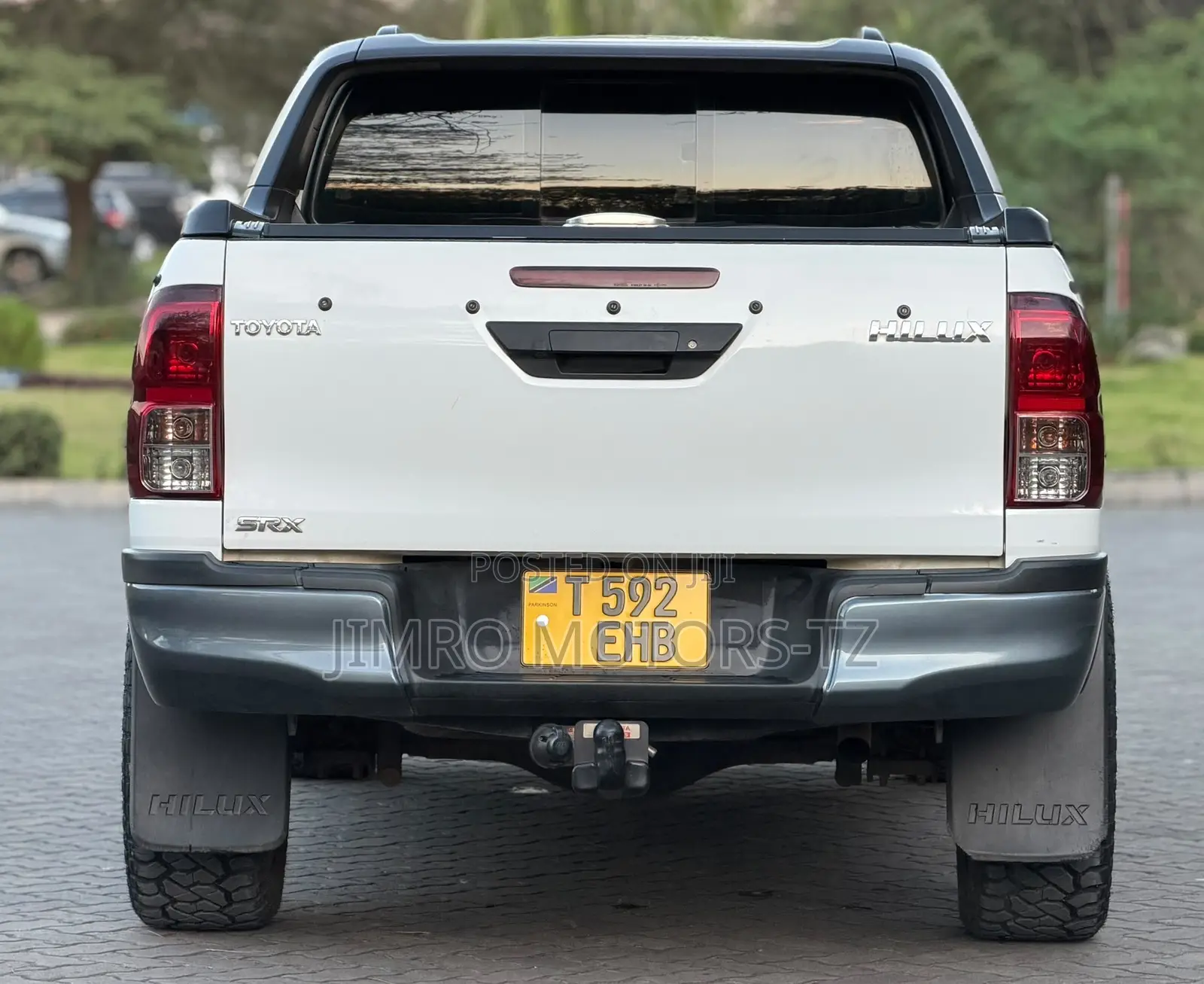 Toyota Hilux 2019 White