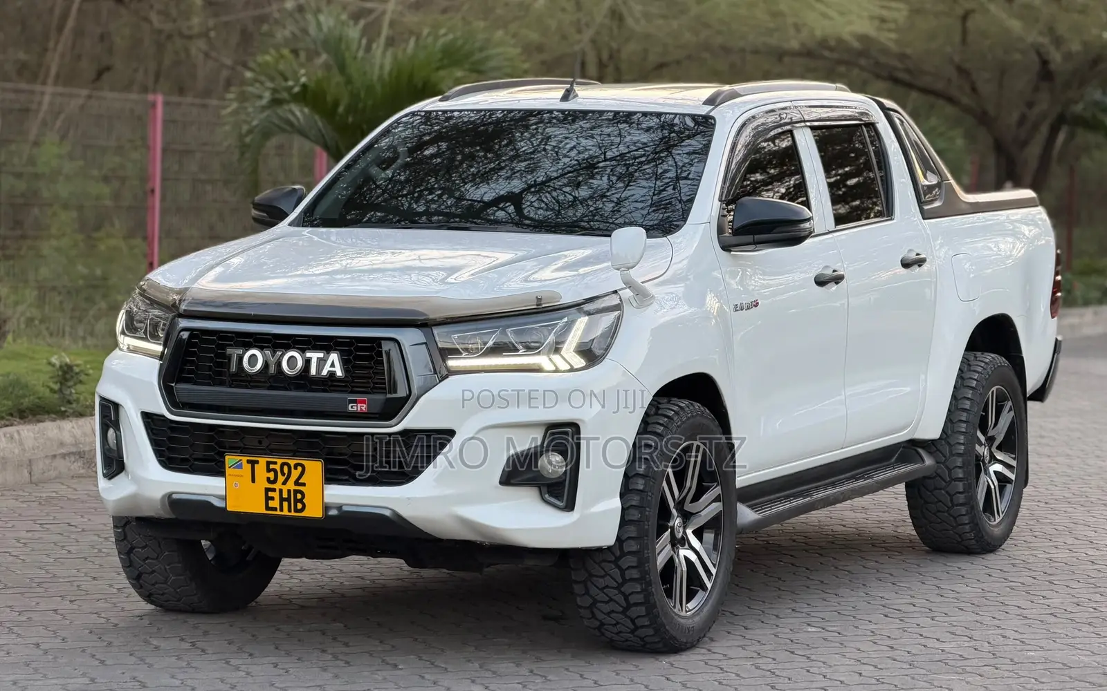 Toyota Hilux 2019 White