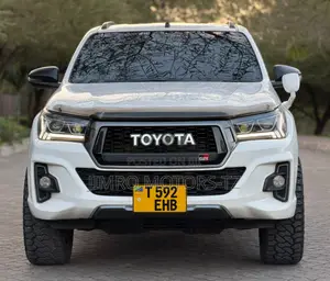 Toyota Hilux 2019 White