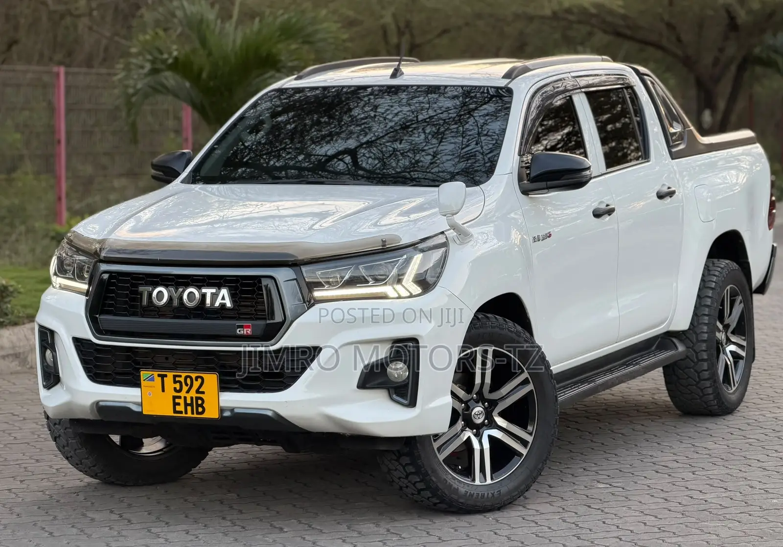 Toyota Hilux 2019 White