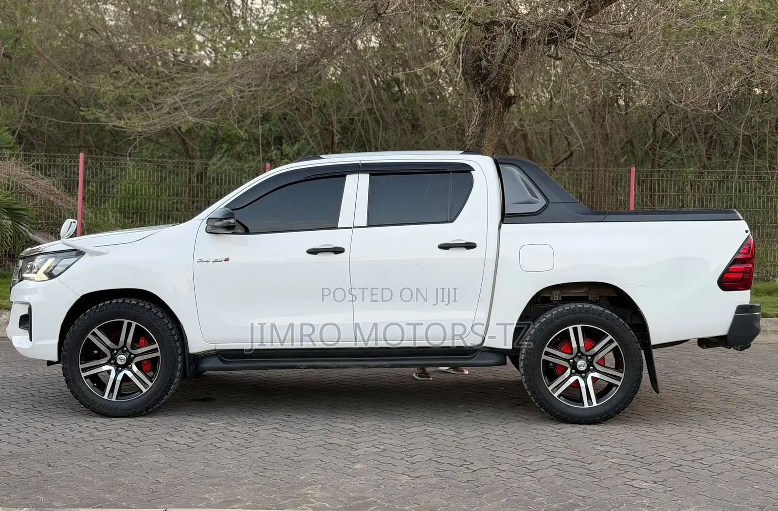 Toyota Hilux 2019 White