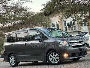 Toyota Noah 2008 Gray