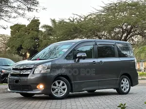 Toyota Noah 2008 Gray