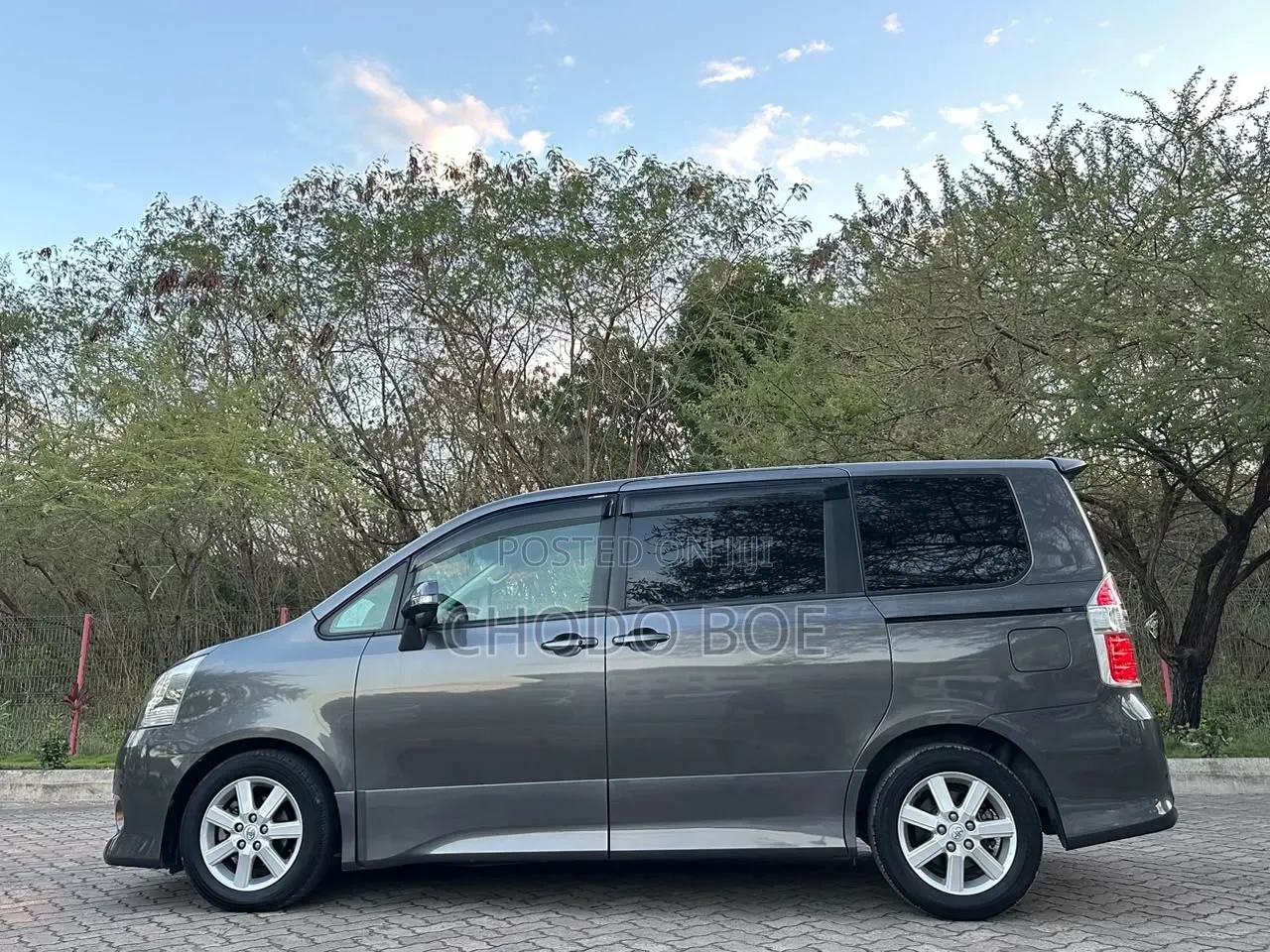 Toyota Noah 2008 Gray