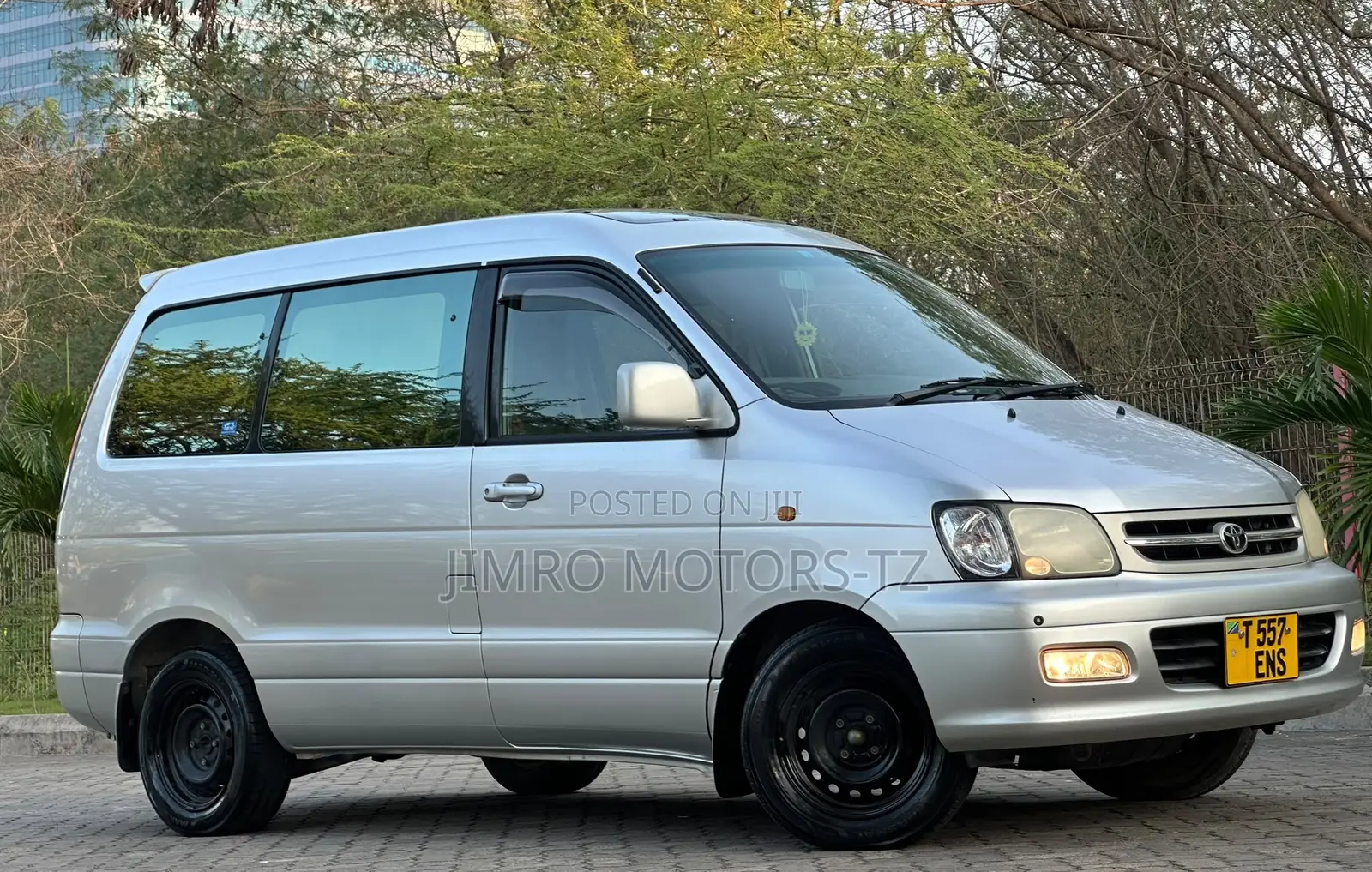 Toyota Noah 2001 Silver