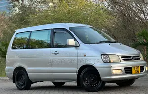 Toyota Noah 2001 Silver