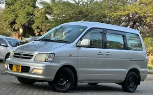 Toyota Noah 2001 Silver