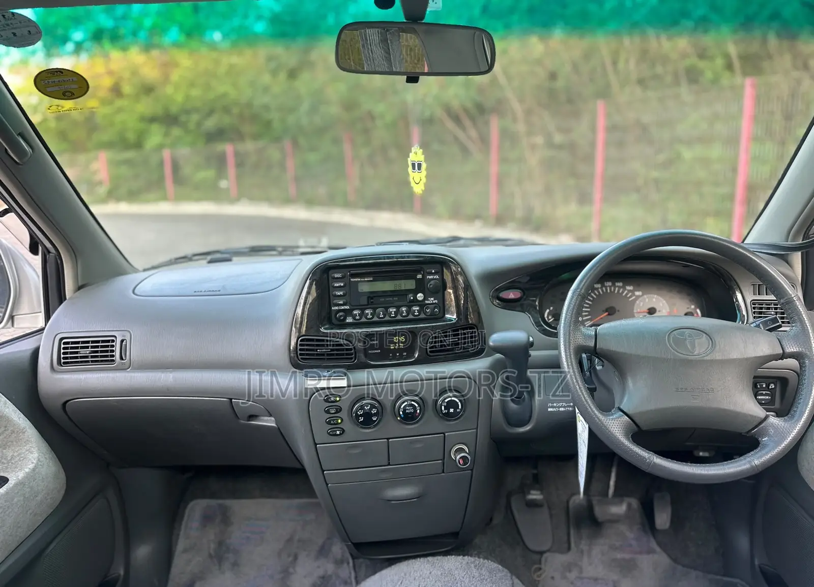 Toyota Noah 2001 Silver