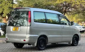 Toyota Noah 2001 Silver