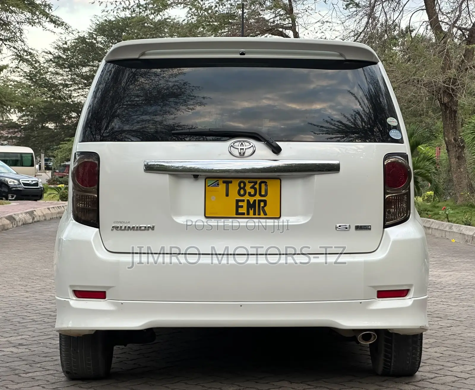 Toyota Corolla Rumion 2012 White