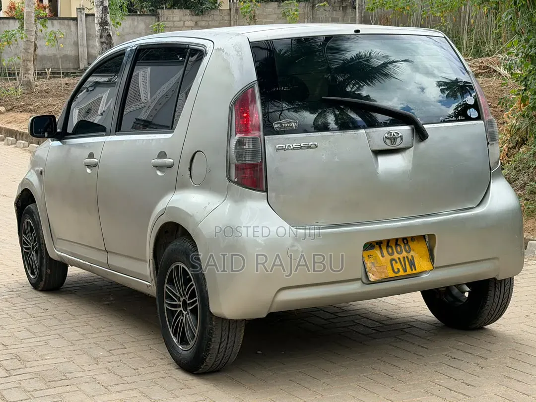 Toyota Passo 2005 Silver