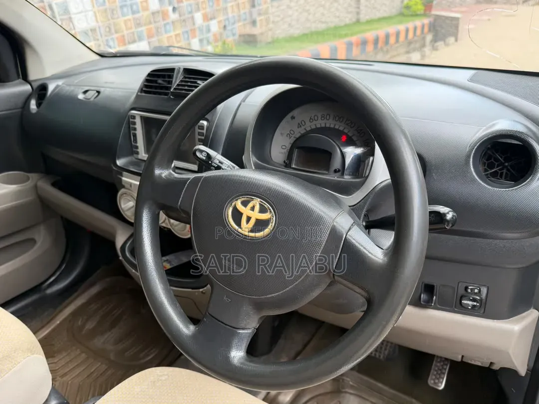 Toyota Passo 2005 Silver