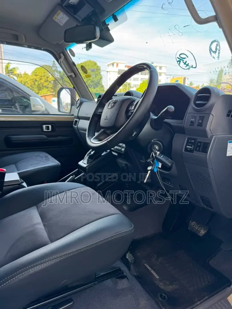 Toyota Land Cruiser 2024 Burgundy
