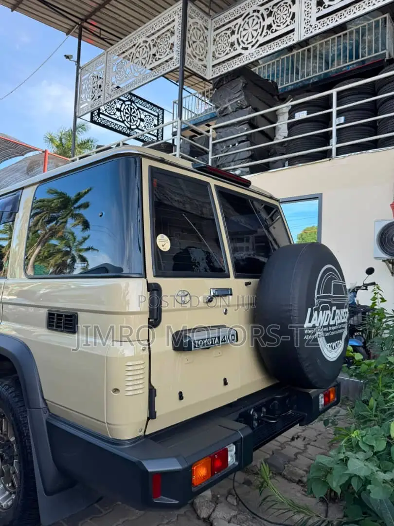 Toyota Land Cruiser 2024 Burgundy