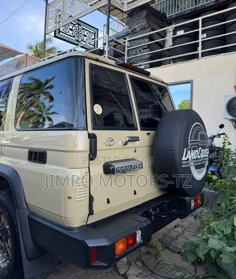 Toyota Land Cruiser 2024 Burgundy