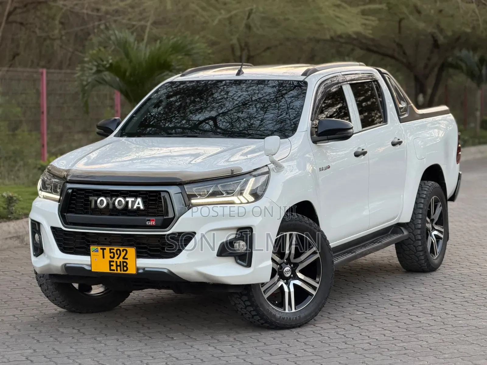 Toyota Hilux 2019 White
