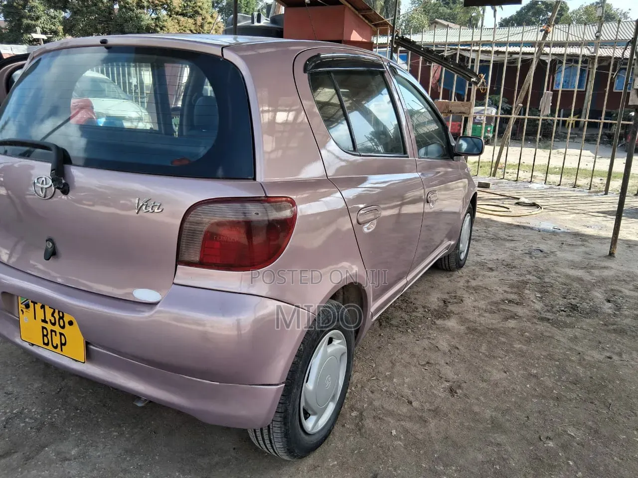 Toyota Vitz 2005