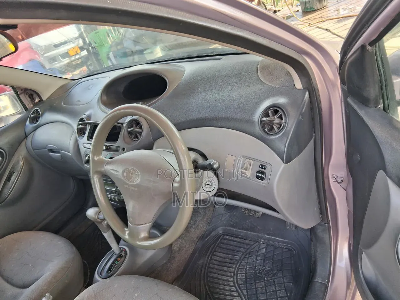 Toyota Vitz 2005