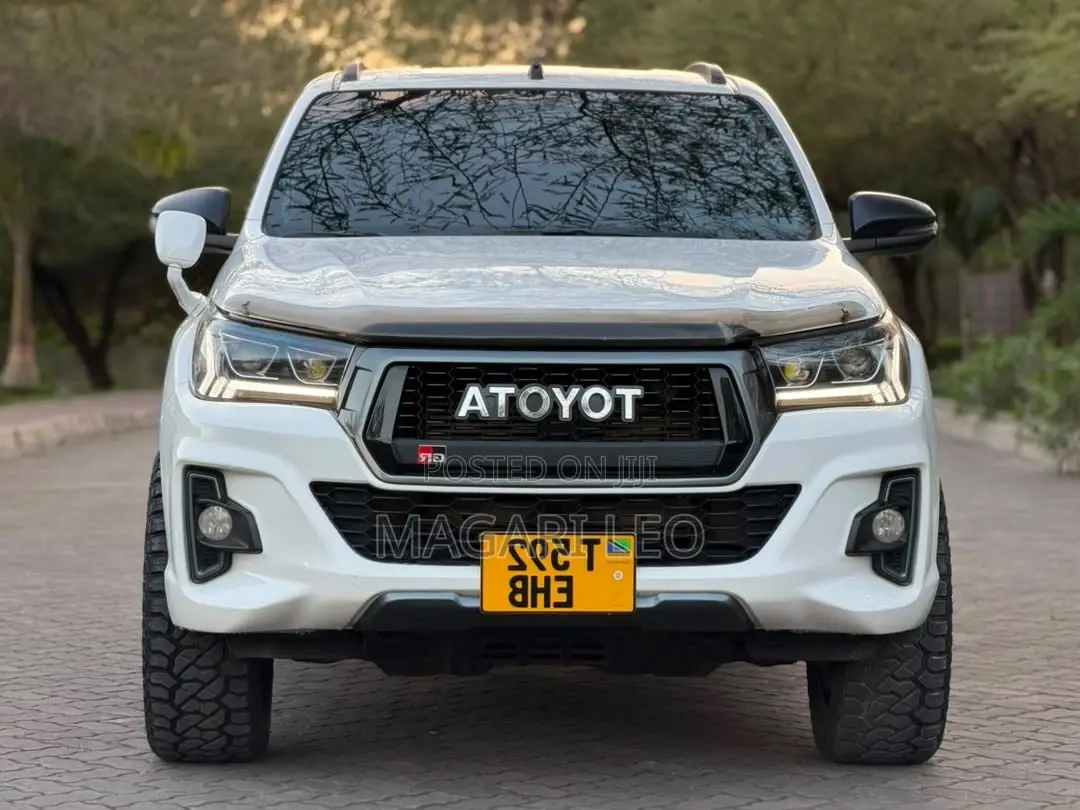 Toyota Hilux Revo Double Cab Deisel 2.4 RWD 2019 White