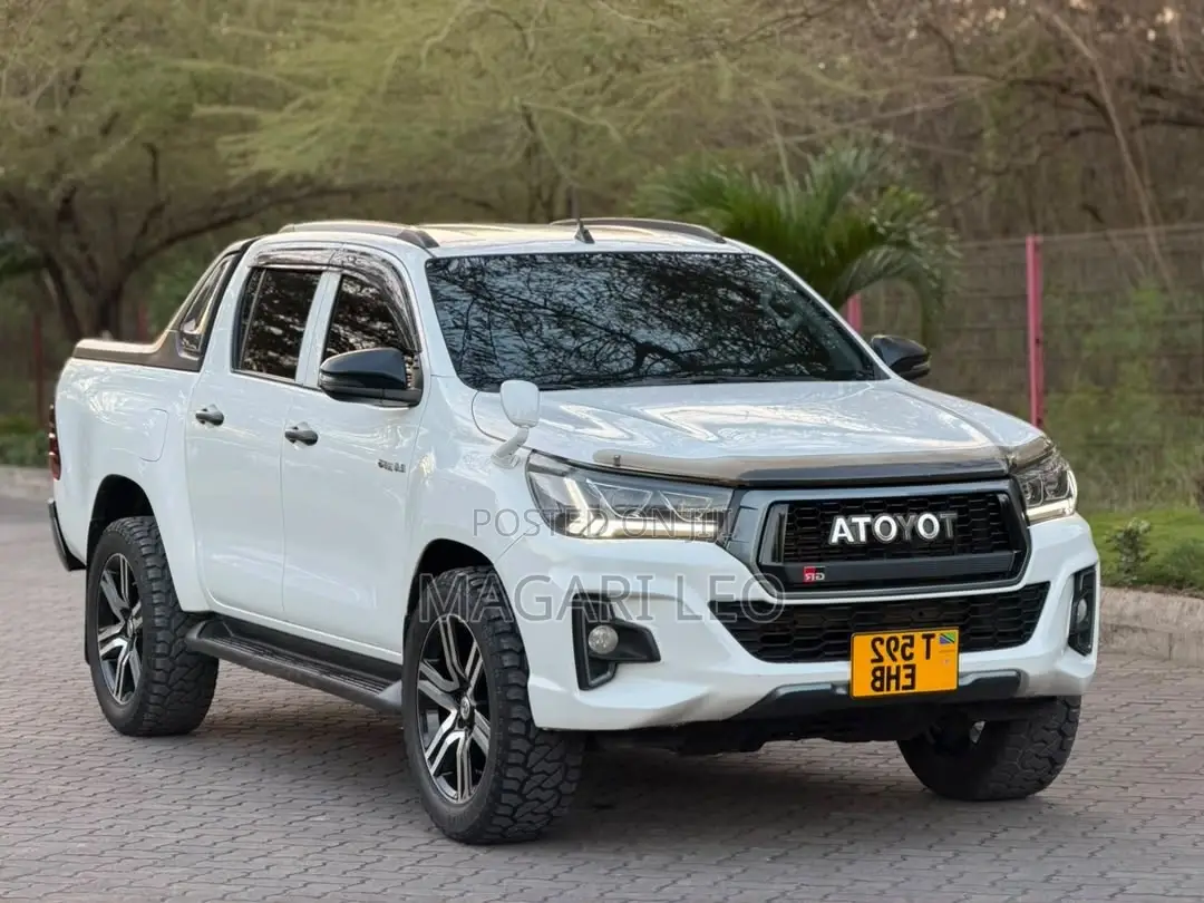 Toyota Hilux Revo Double Cab Deisel 2.4 RWD 2019 White