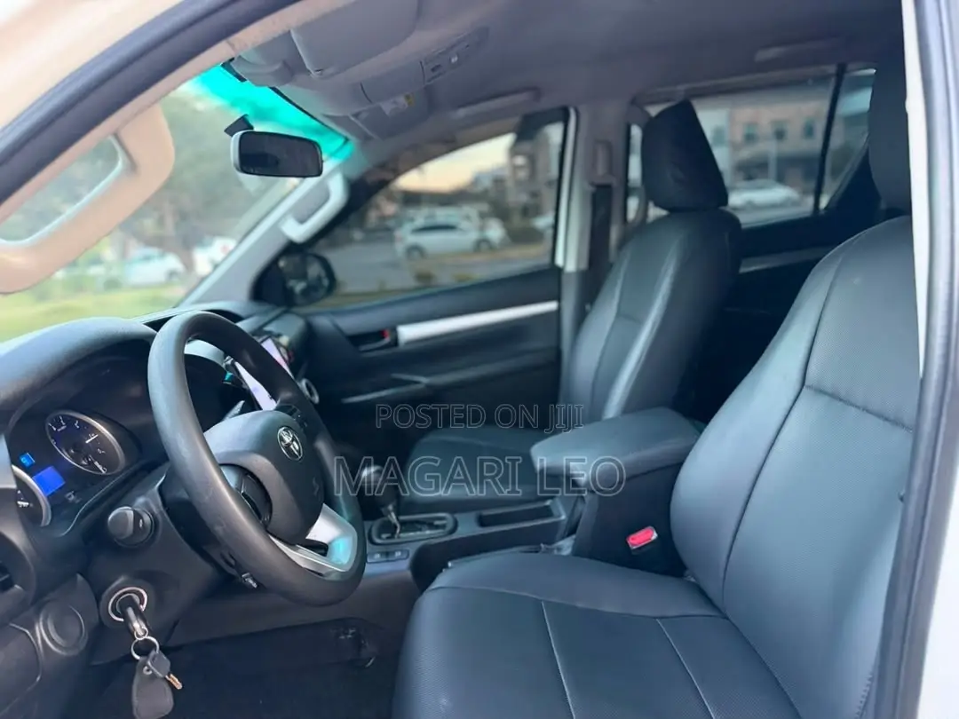Toyota Hilux Revo Double Cab Deisel 2.4 RWD 2019 White