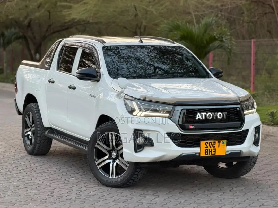 Toyota Hilux Revo Double Cab Deisel 2.4 RWD 2019 White