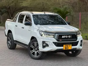 Toyota Hilux Revo Double Cab Deisel 2.4 RWD 2019 White
