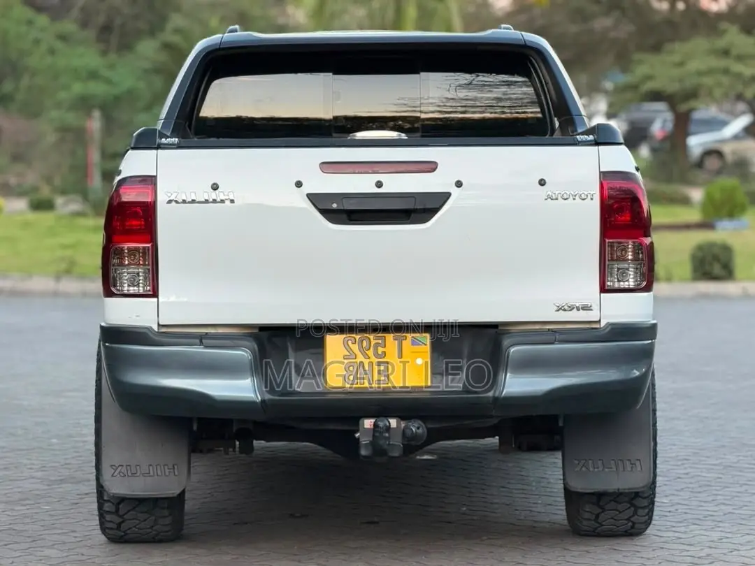 Toyota Hilux Revo Double Cab Deisel 2.4 RWD 2019 White