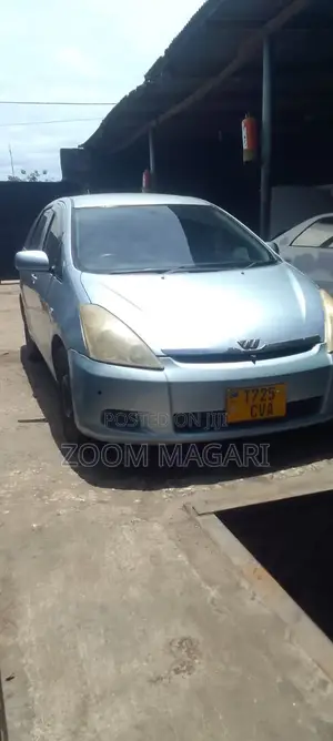 Toyota Wish 2005 Blue