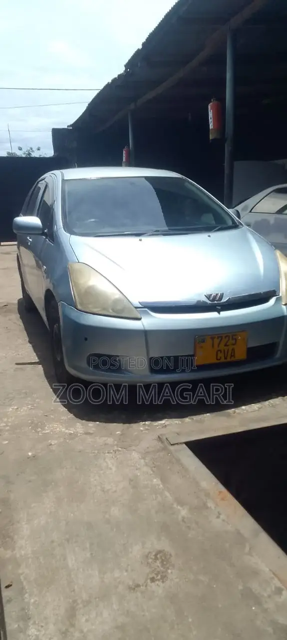 Toyota Wish 2005 Blue