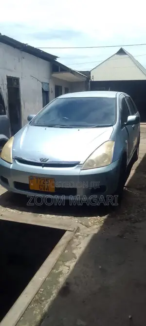 Toyota Wish 2005 Blue