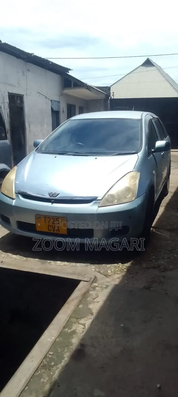 Toyota Wish 2005 Blue