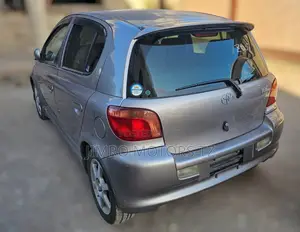 Toyota Vitz 2003 Ivory