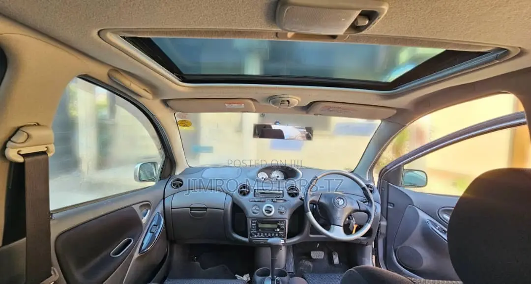 Toyota Vitz 2003 Ivory