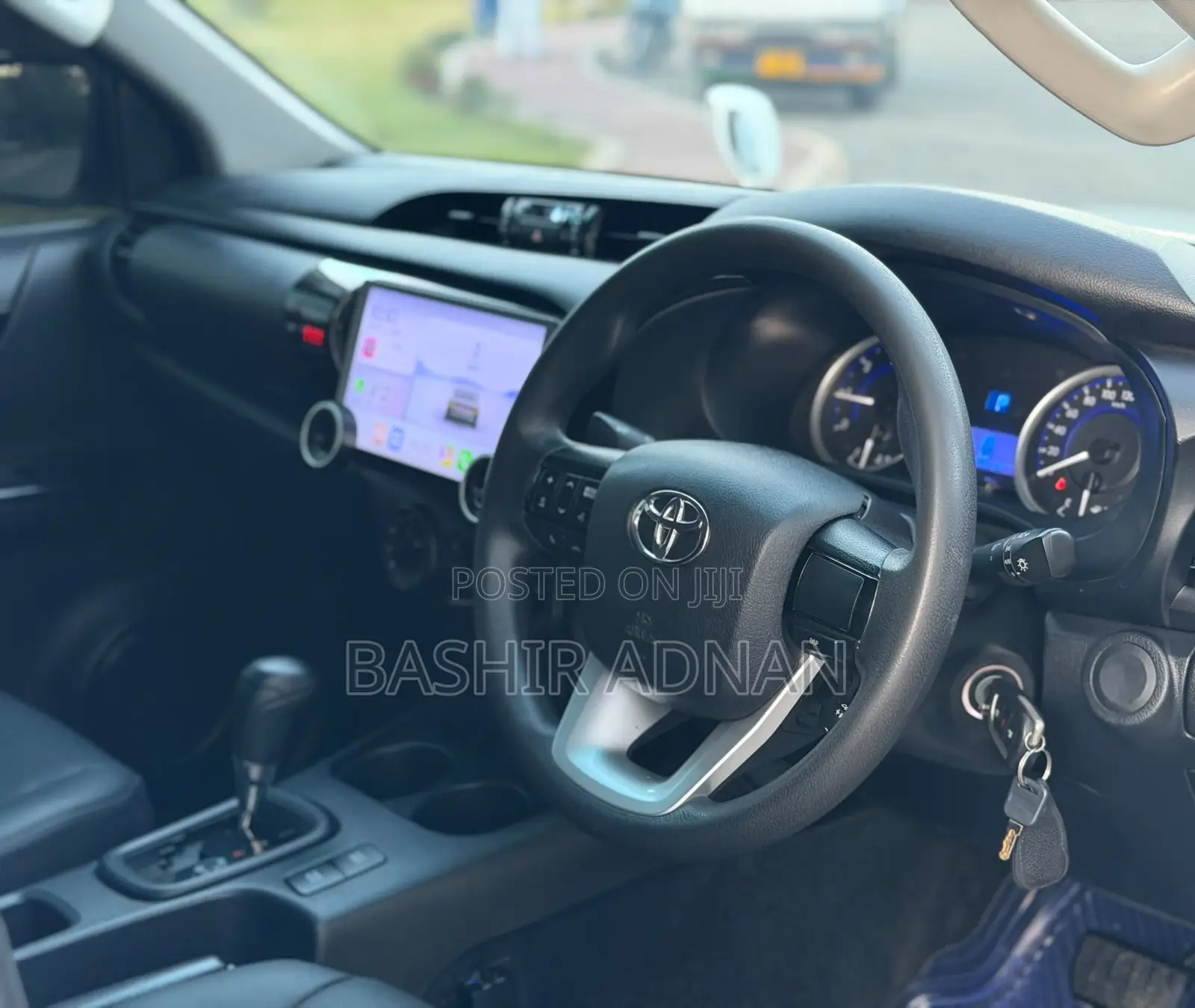 Toyota Hilux SR 4x4 2019 White