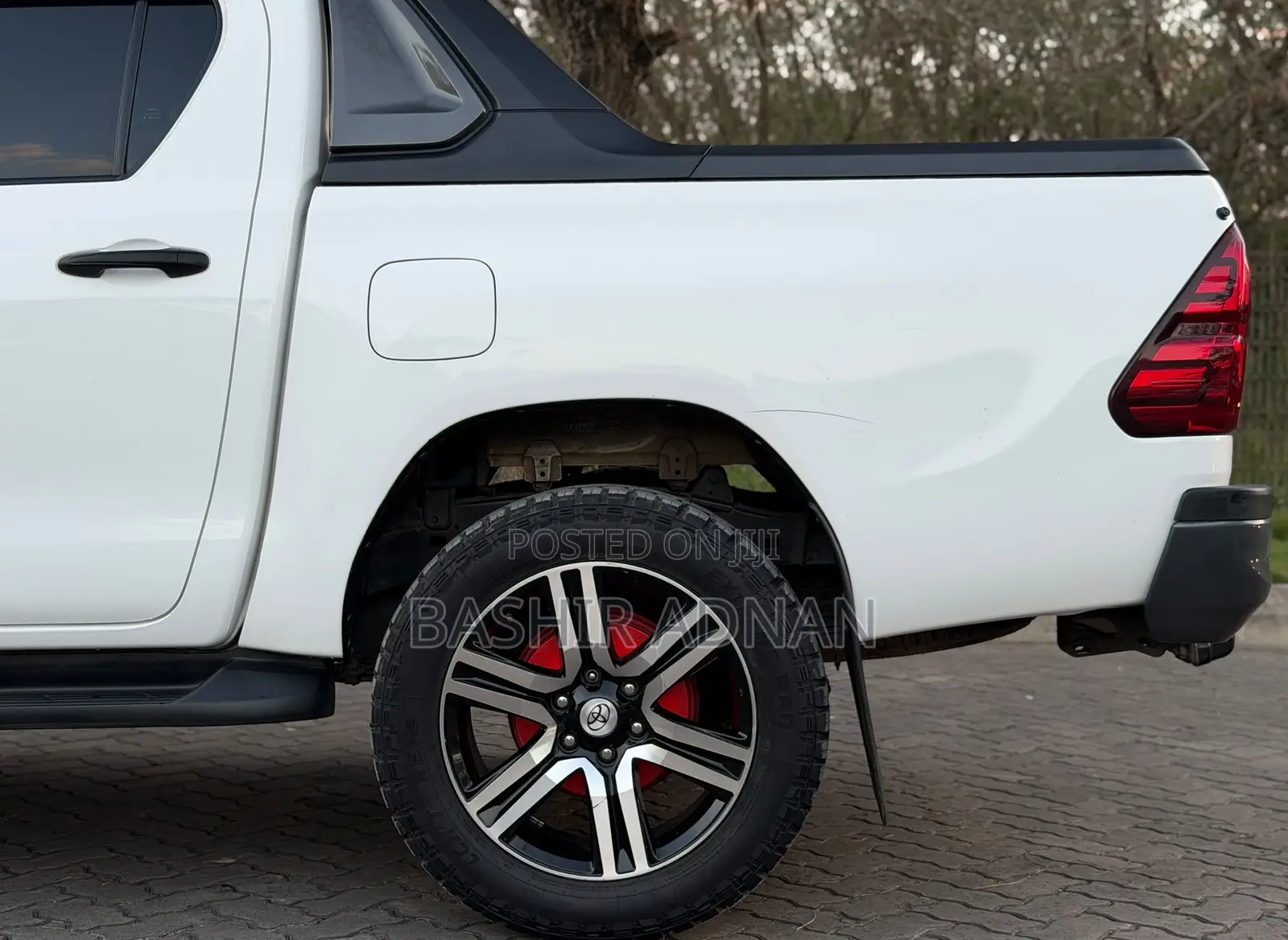 Toyota Hilux SR 4x4 2019 White