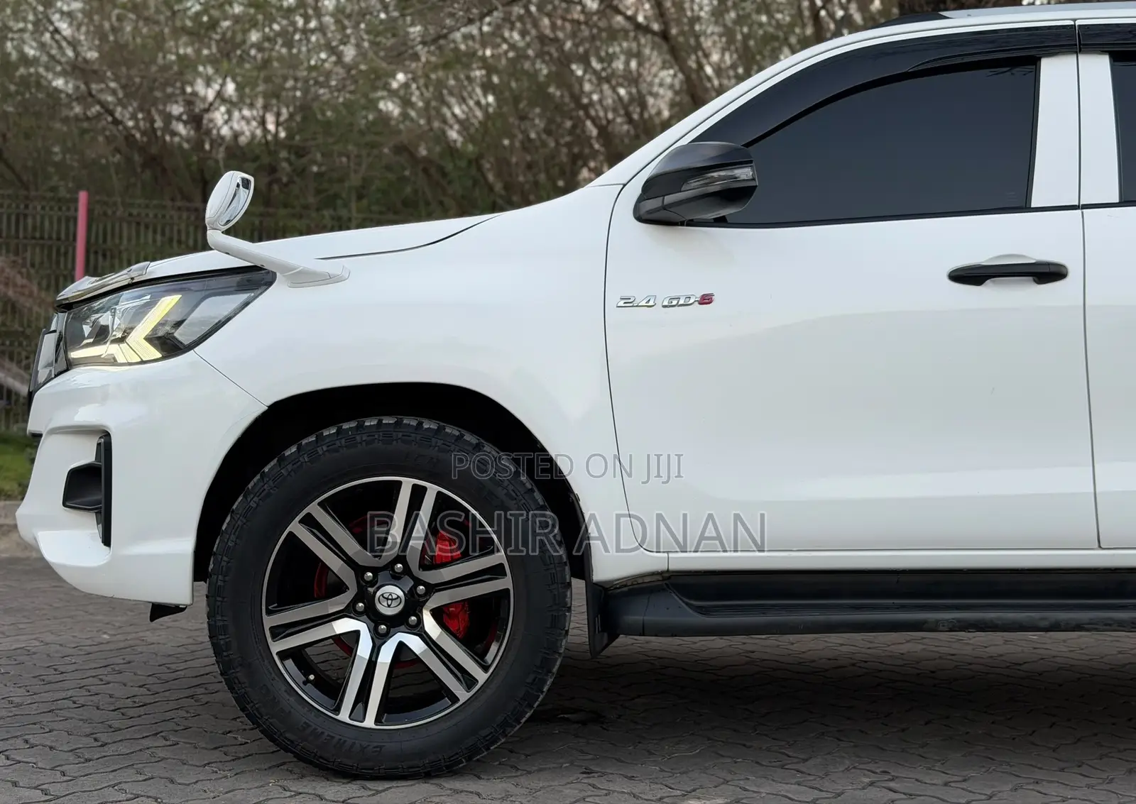 Toyota Hilux SR 4x4 2019 White