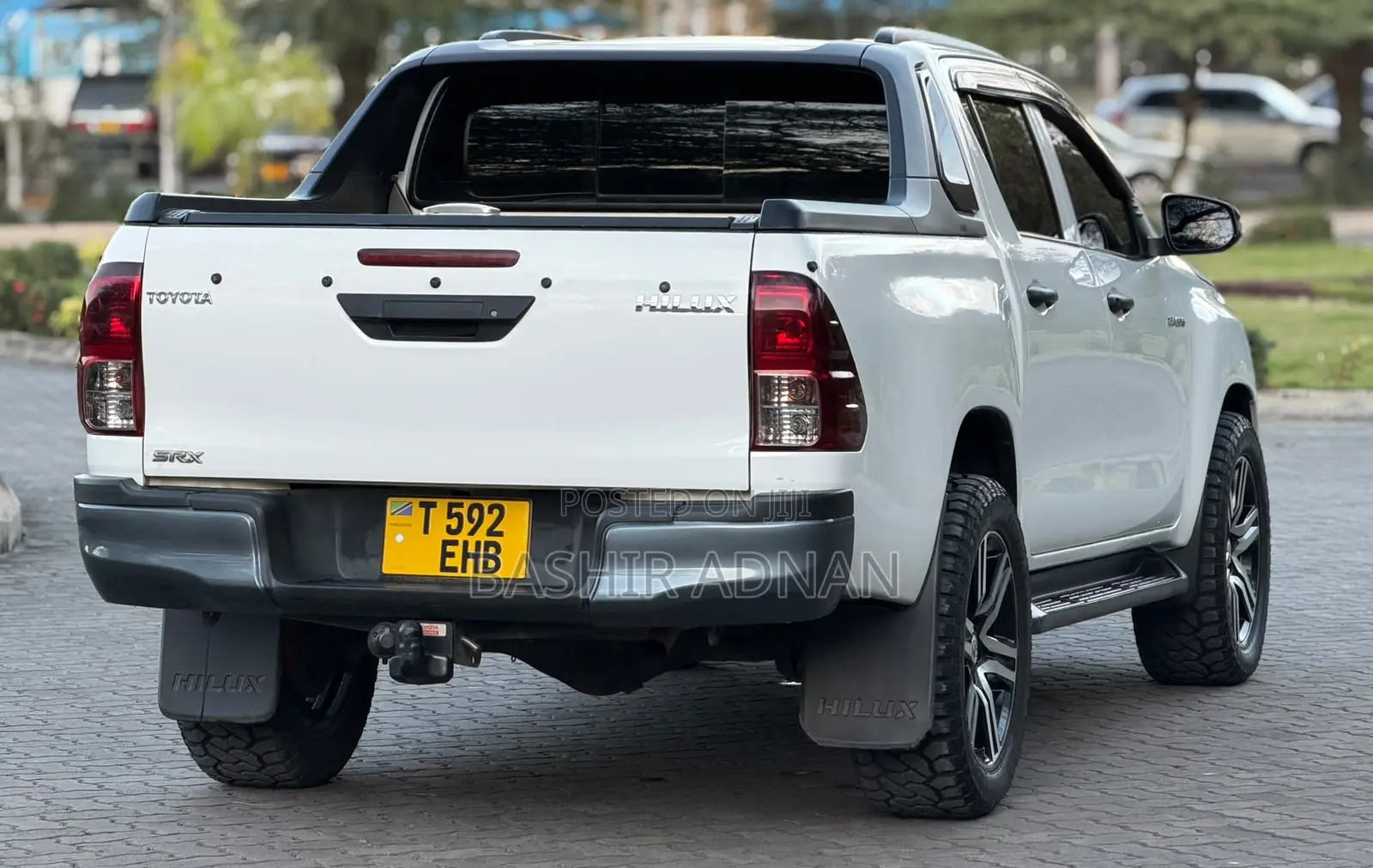 Toyota Hilux SR 4x4 2019 White