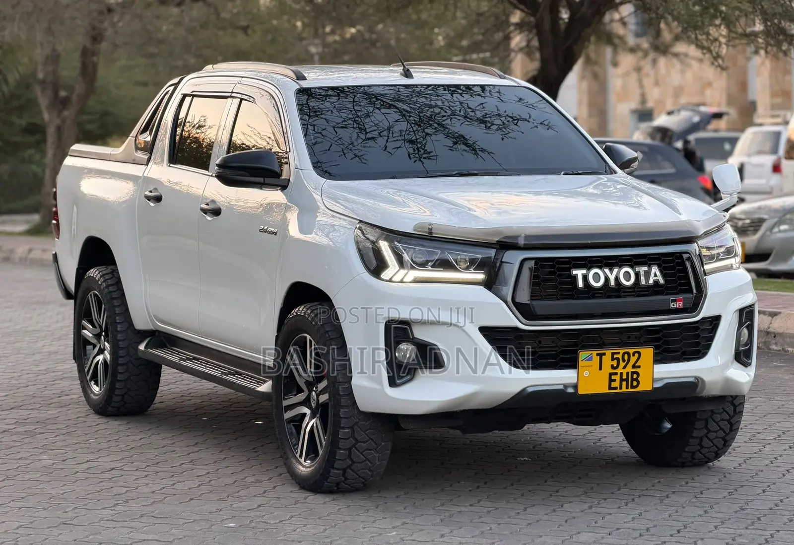 Toyota Hilux SR 4x4 2019 White