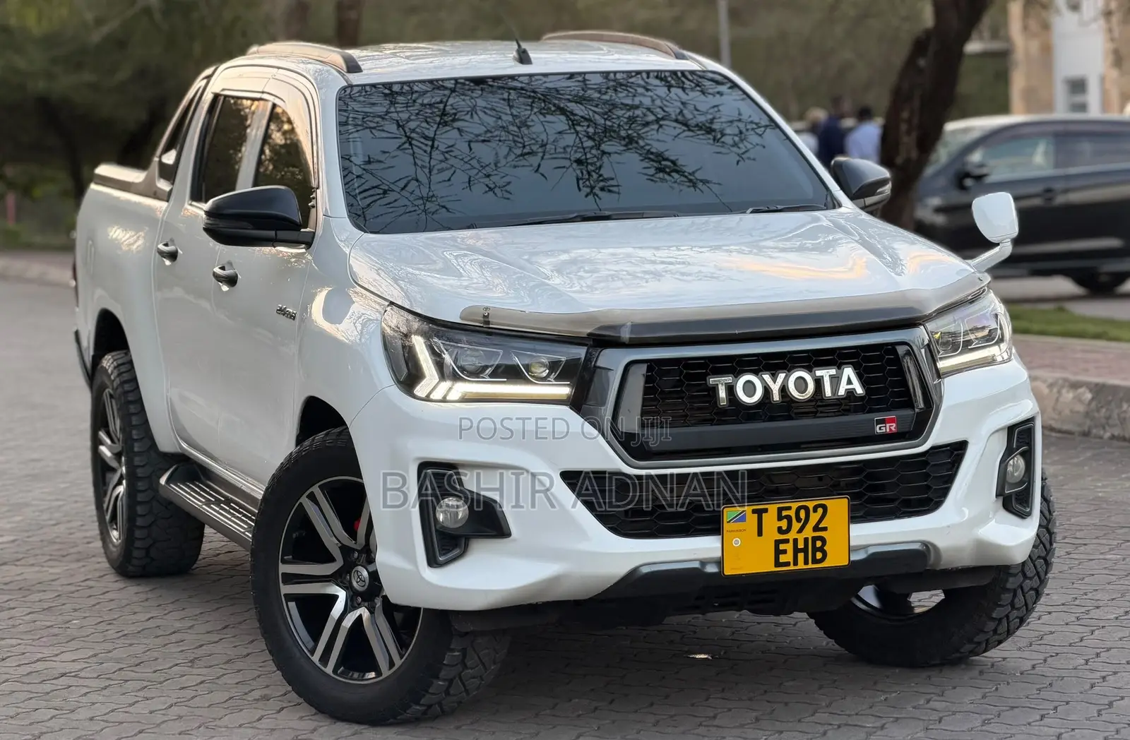 Toyota Hilux SR 4x4 2019 White