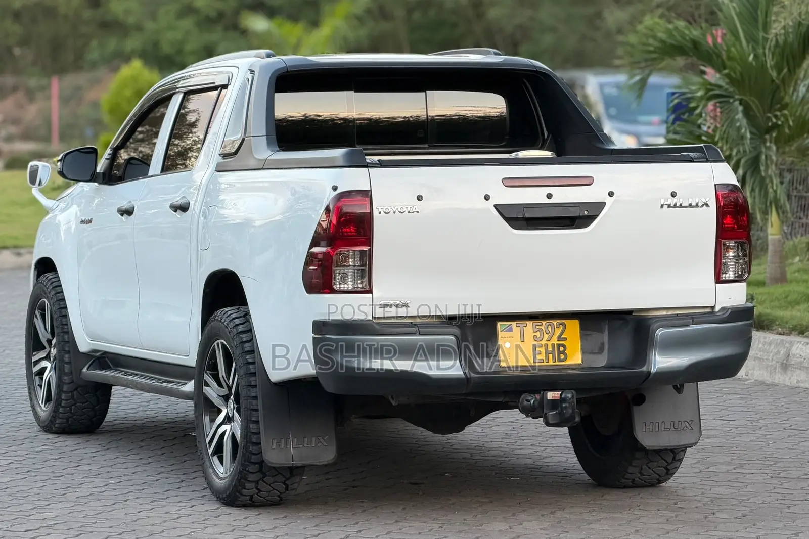 Toyota Hilux SR 4x4 2019 White