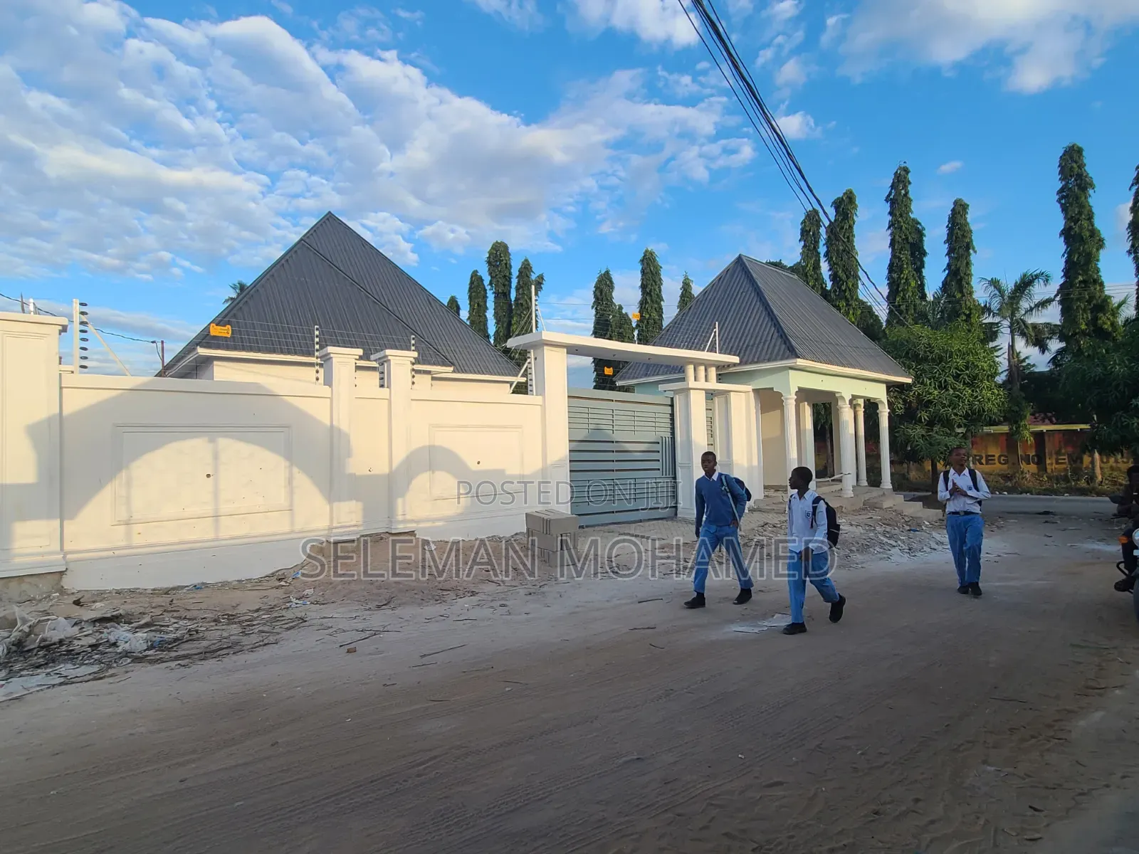 Furnished 3bdrm House in Biriani Real Estate, Chamazi for sale